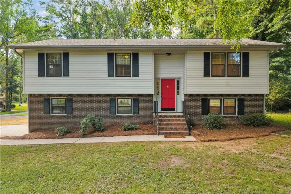 6193 Pine Lane, Douglasville