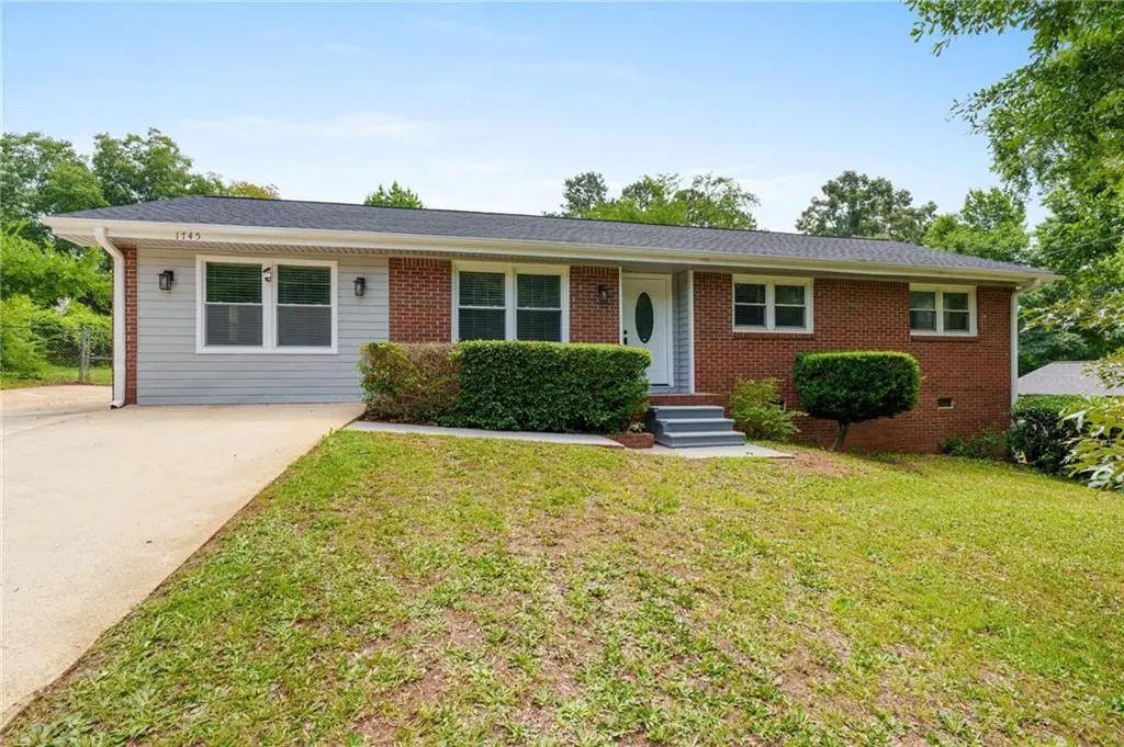 1745 Nw Rockbridge Road, Conyers
