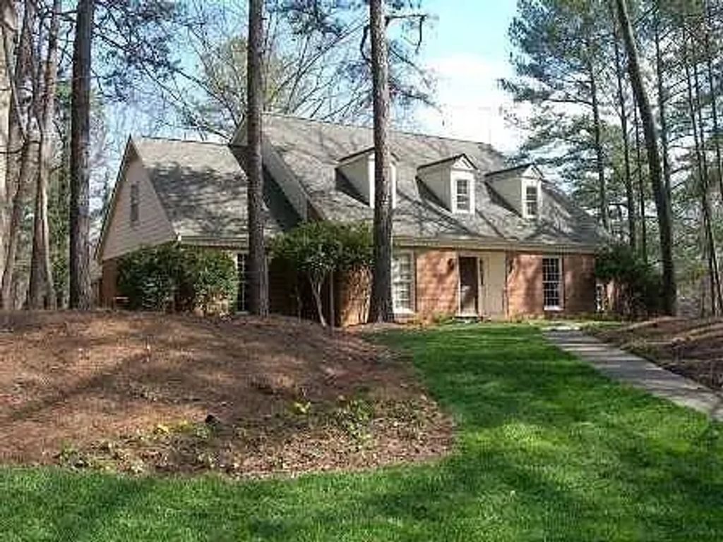 7085 Glenridge Drive, Sandy Springs