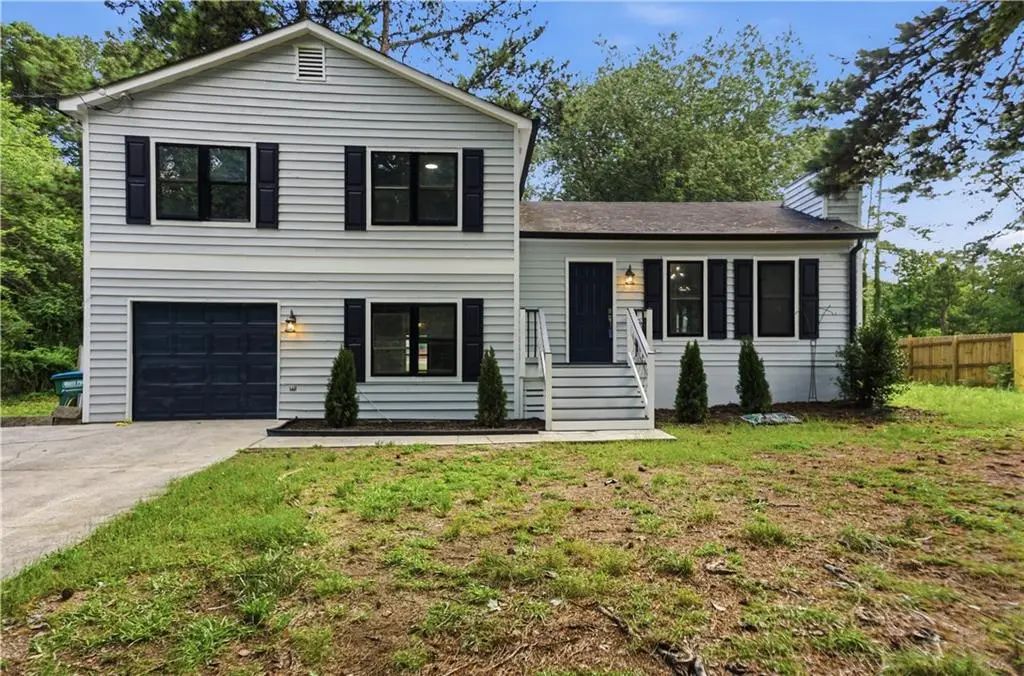 2857 Cherokee Cove, Stone Mountain