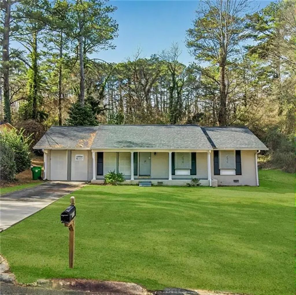 1519 Pine Glen Circle, Decatur
