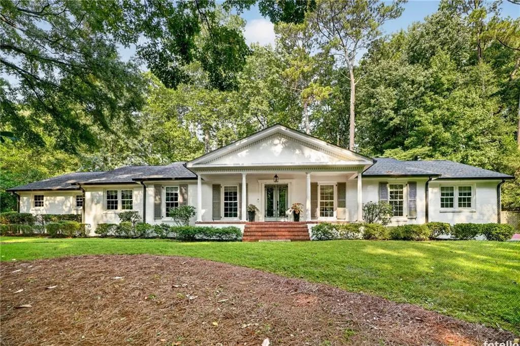 5680 Lake Forrest Drive Nw, Sandy Springs