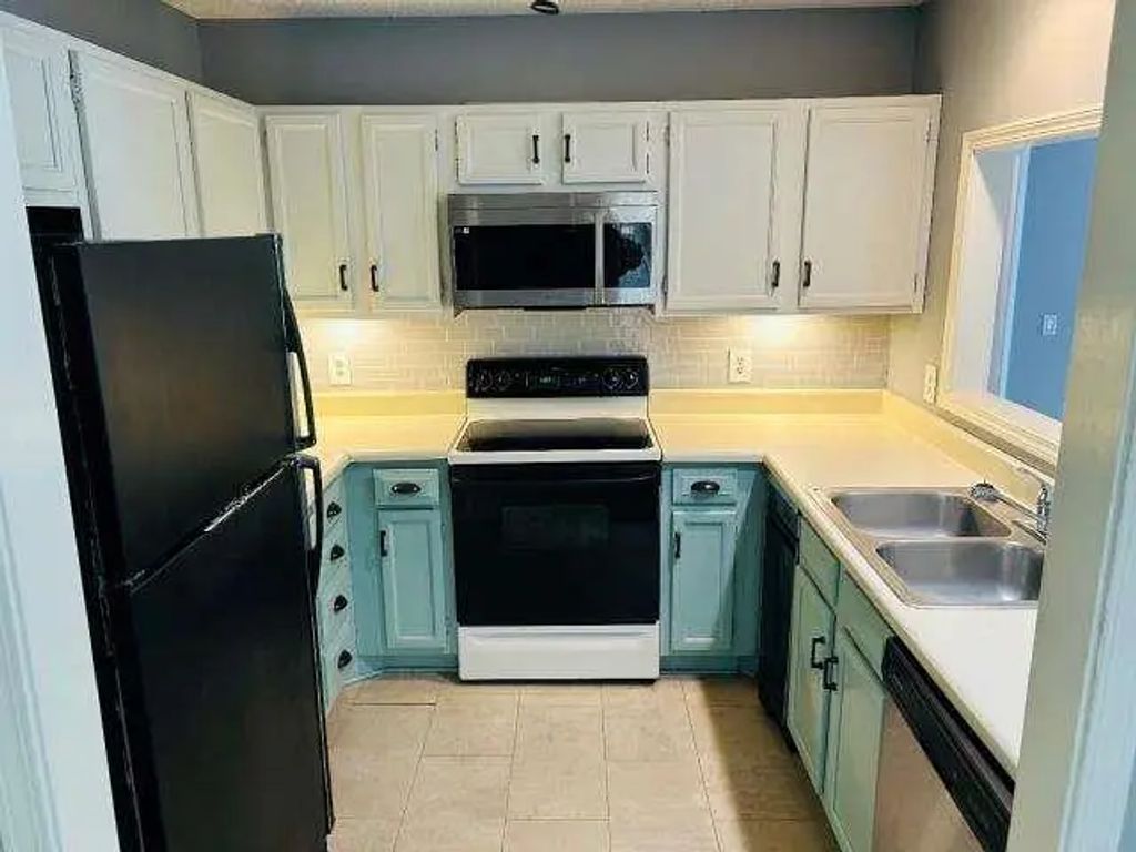 104 Abingdon Way, Sandy Springs