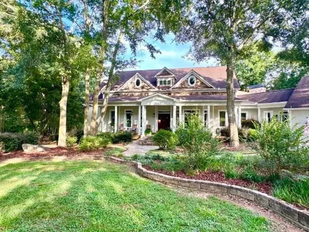 1790 Lipscomb Lake Road, Pendergrass