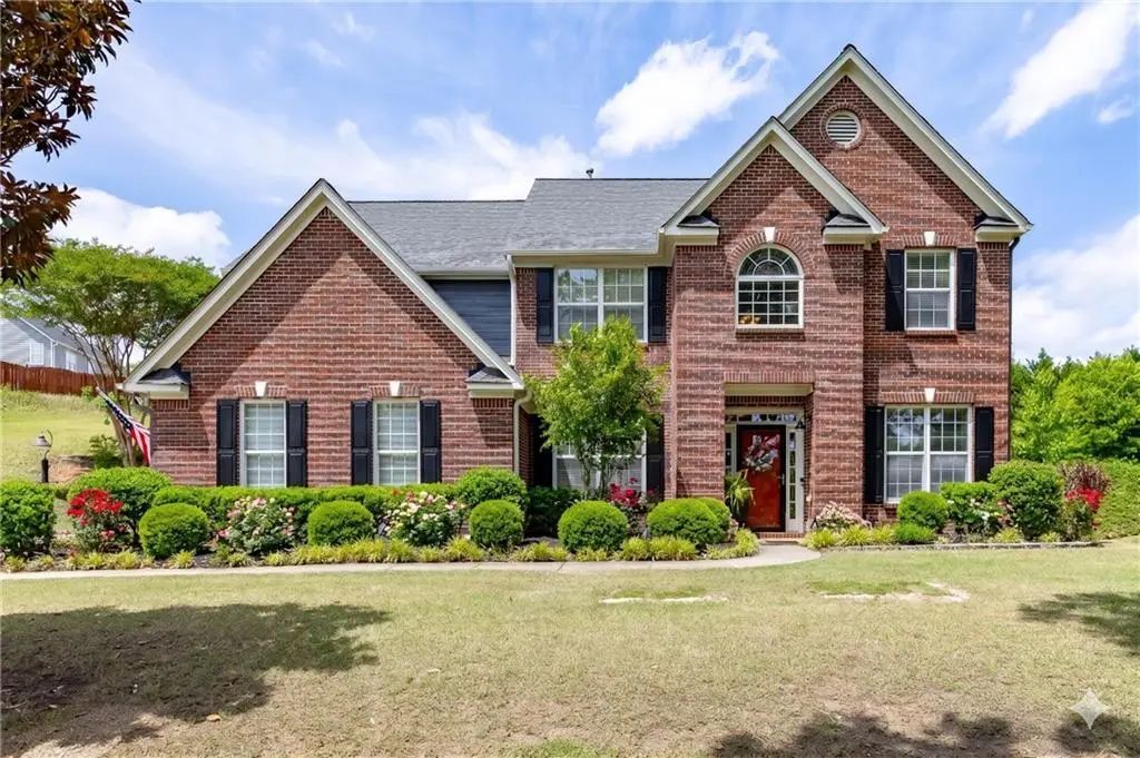 933 Cruce Lake Drive, Hoschton