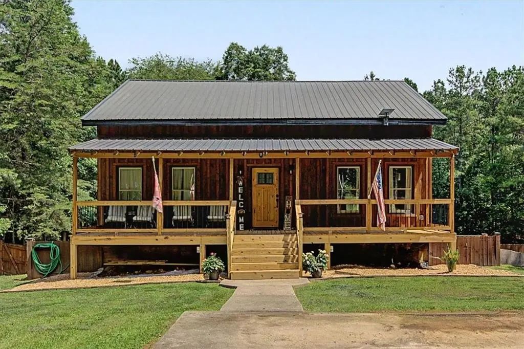 335 Dunn Road, Silver Creek