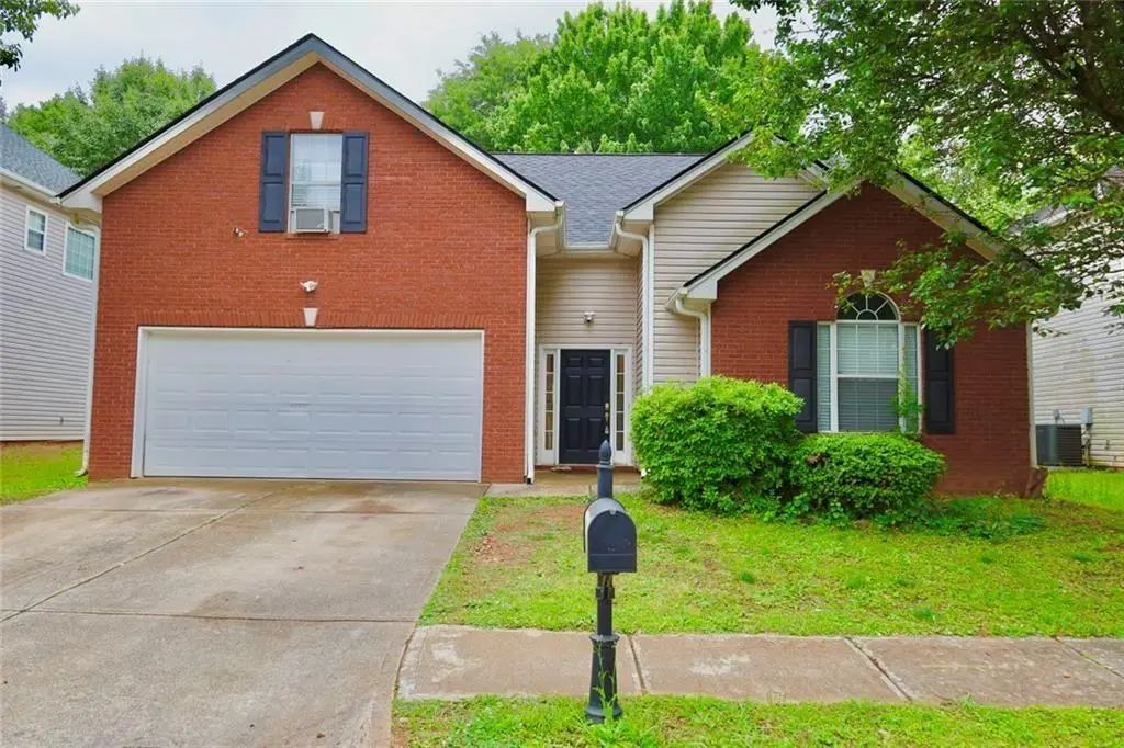 876 Ashton Oak Circle, Stone Mountain