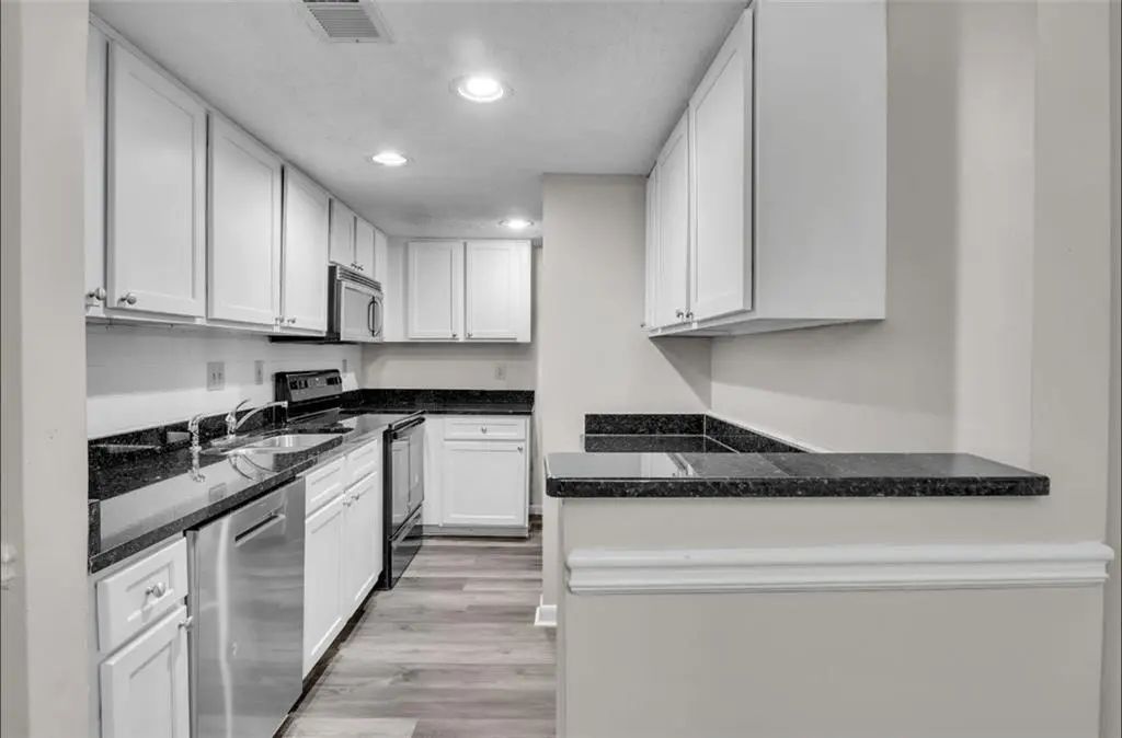 Unit 10q - 6900 Roswell Road, Atlanta