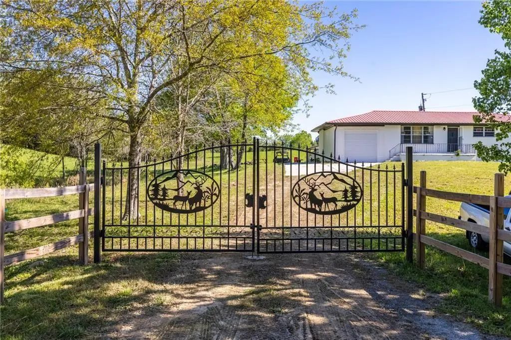 7596 Red Bud Ne, Ranger