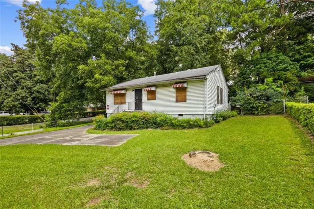 449 Hamilton E Holmes Drive, Atlanta