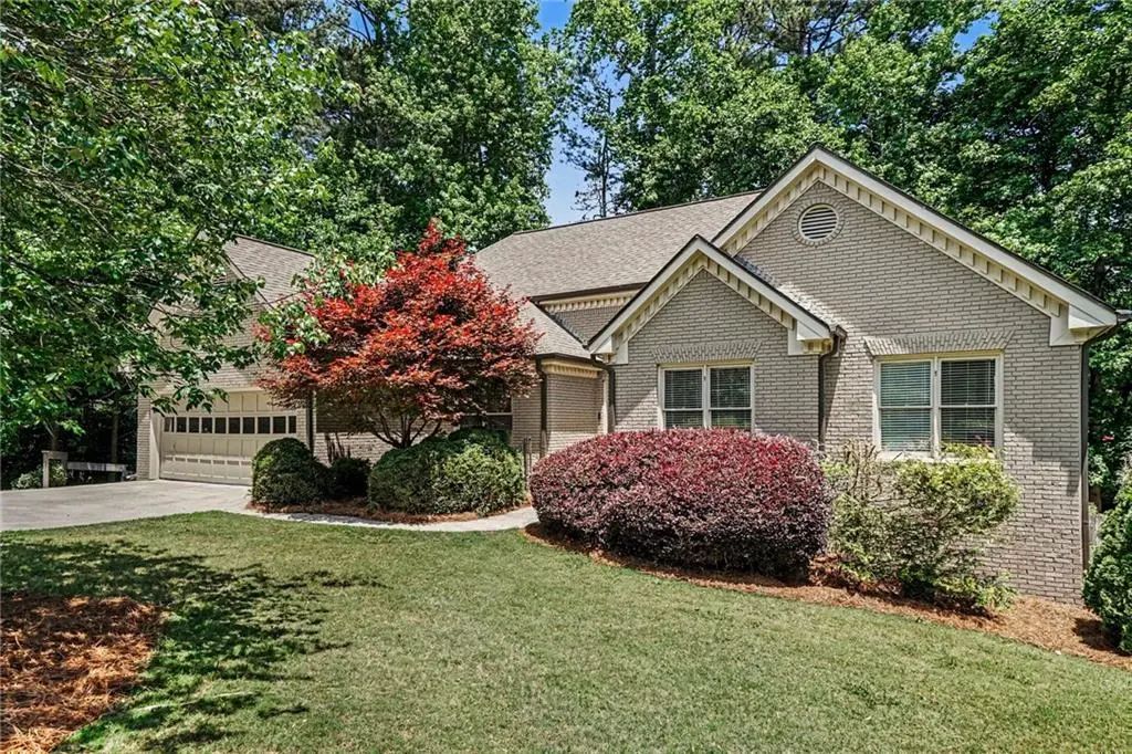 977 Sunny Glenn Court, Lawrenceville