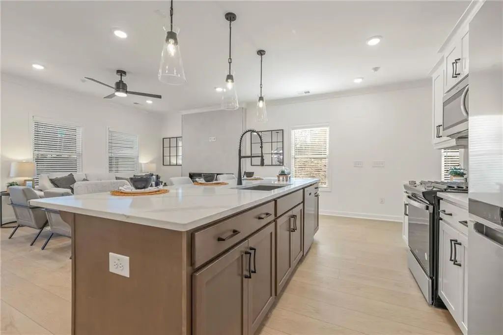 684 Sunstone Lane, Lawrenceville