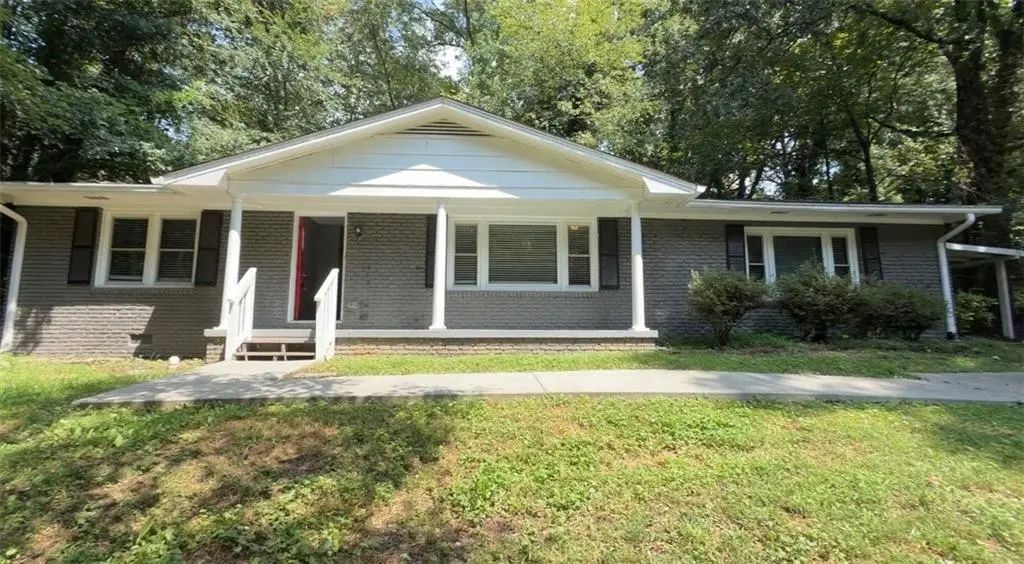 6352 N Sweetwater Road, Lithia Springs