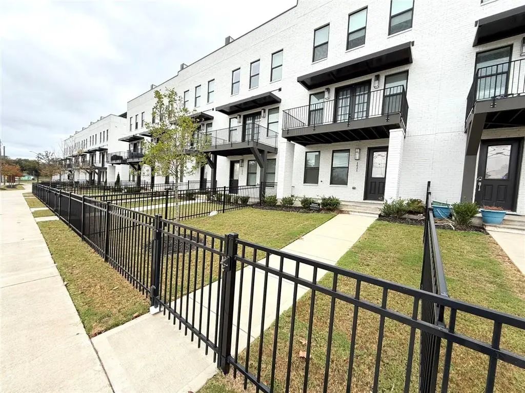 1031 Robert Smalls Way, Atlanta
