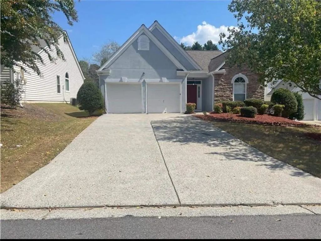 140 Aven Court, Alpharetta