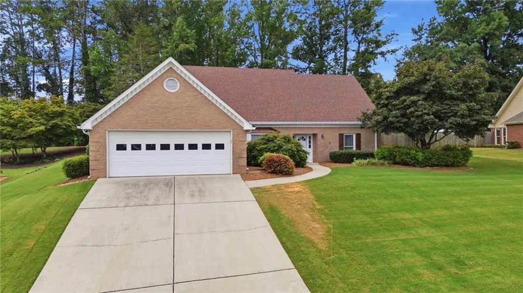 345 N Farm Drive, Alpharetta