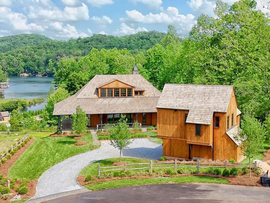 140 Cove View Lane, Clarkesville
