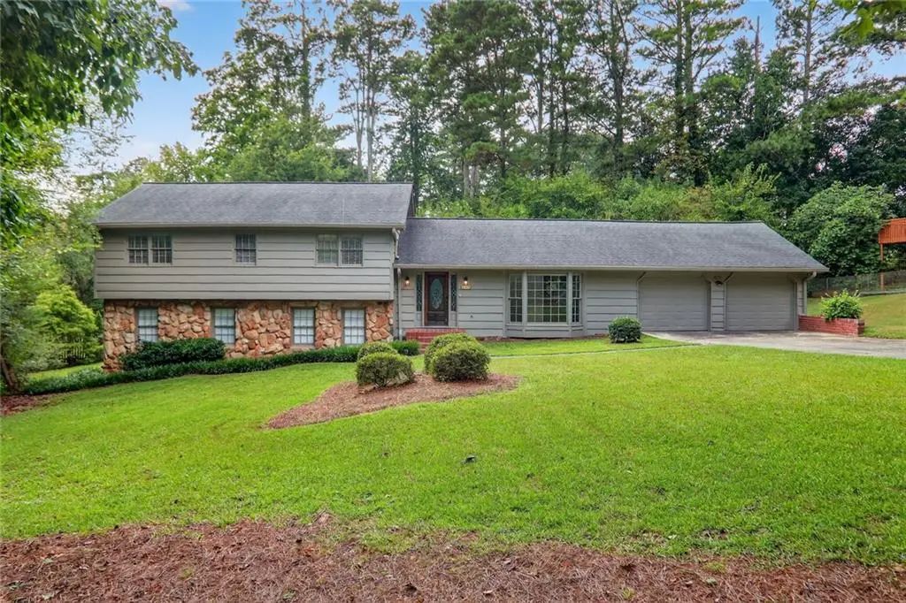447 Cove Drive, Marietta