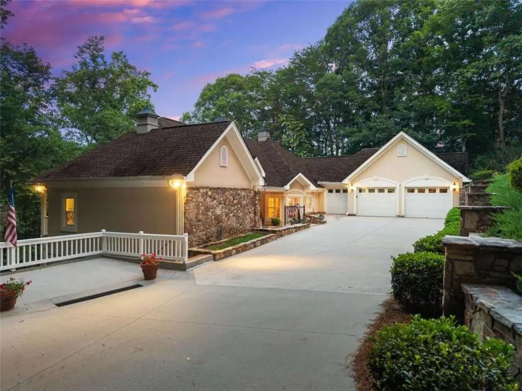 2200 Orchard Drive, Clarkesville