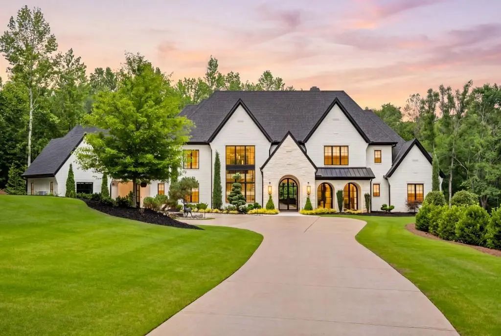 200 Deerhaven Lane, Milton