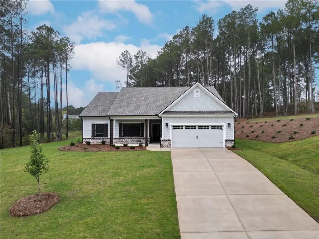1038 Red Oak Lane, Loganville