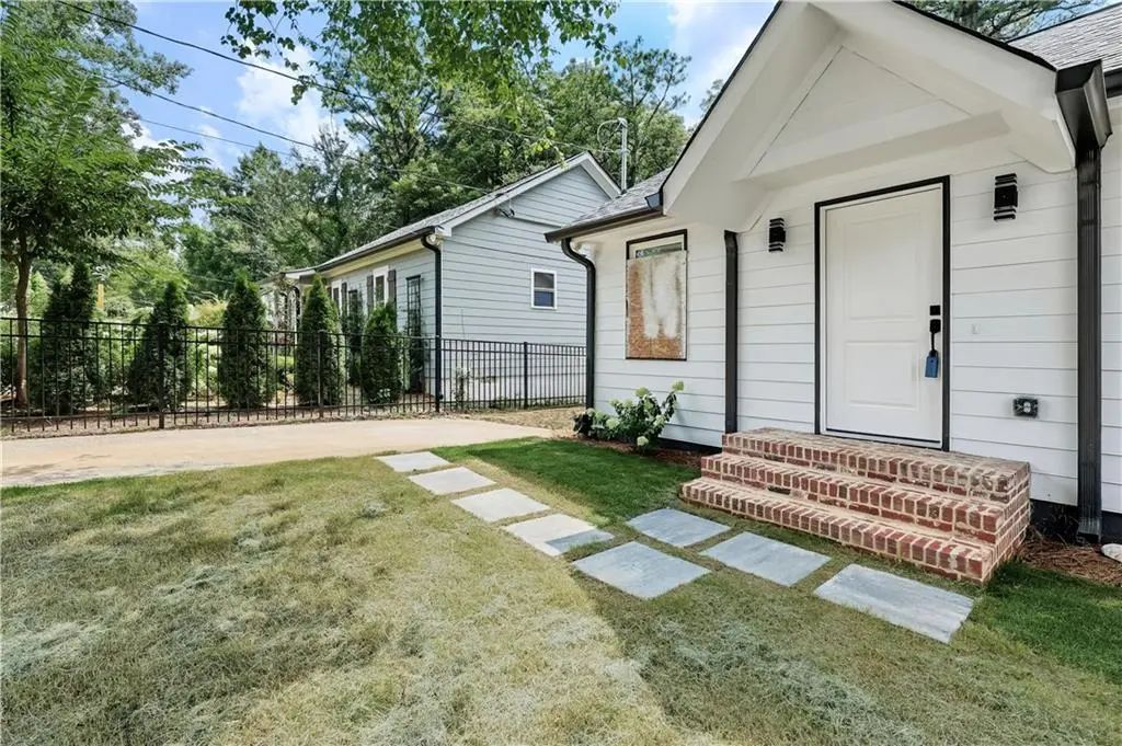 987 Lawton Street Sw, Atlanta