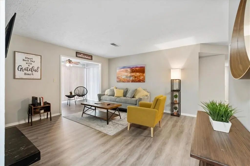Unit 21 - 2102 Augusta Drive Se, Marietta