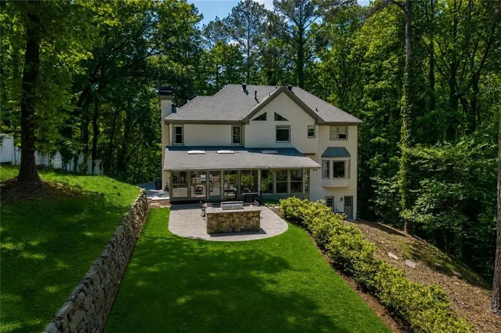 9570 Huntcliff Trace, Sandy Springs