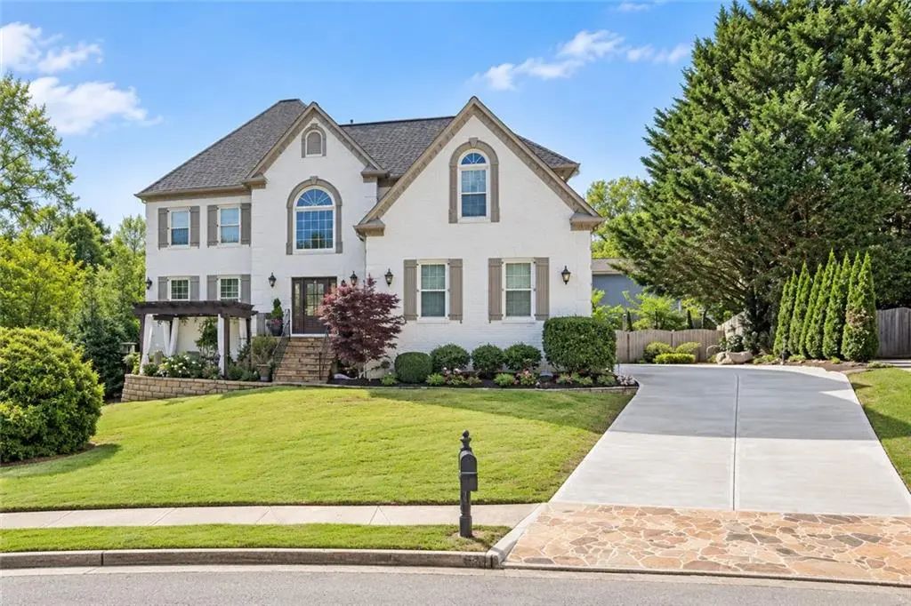 225 Arbor Creek Way, Roswell