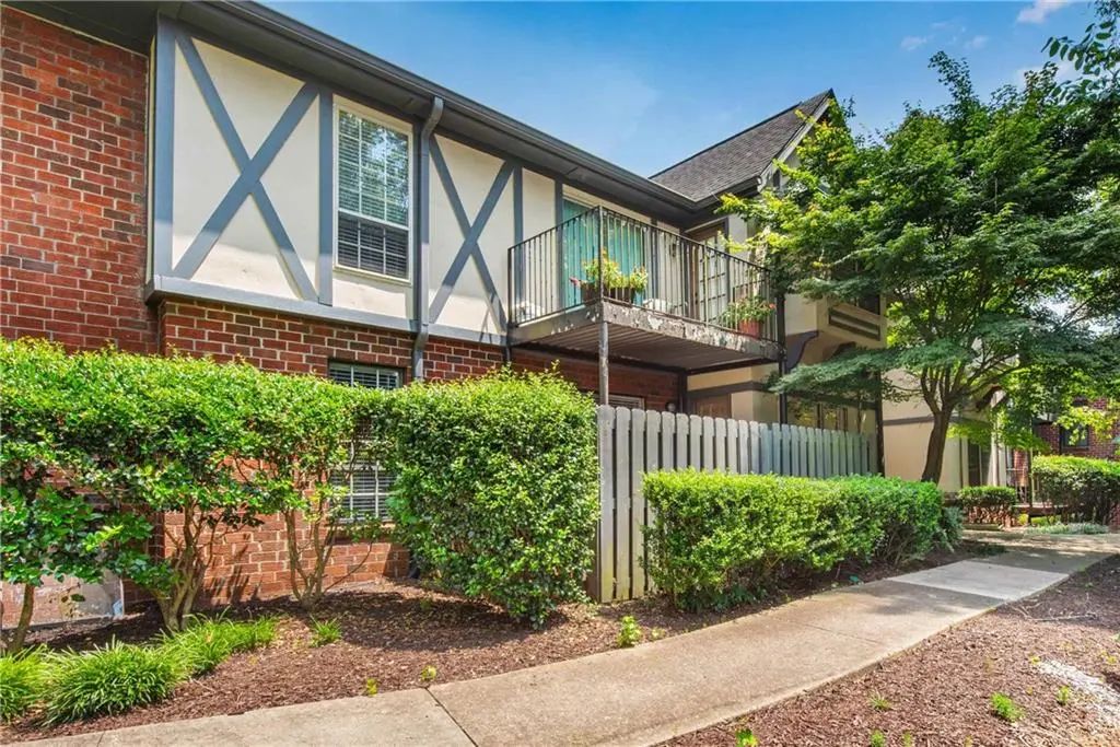 Unit Q16 - 6851 Roswell Road, Atlanta
