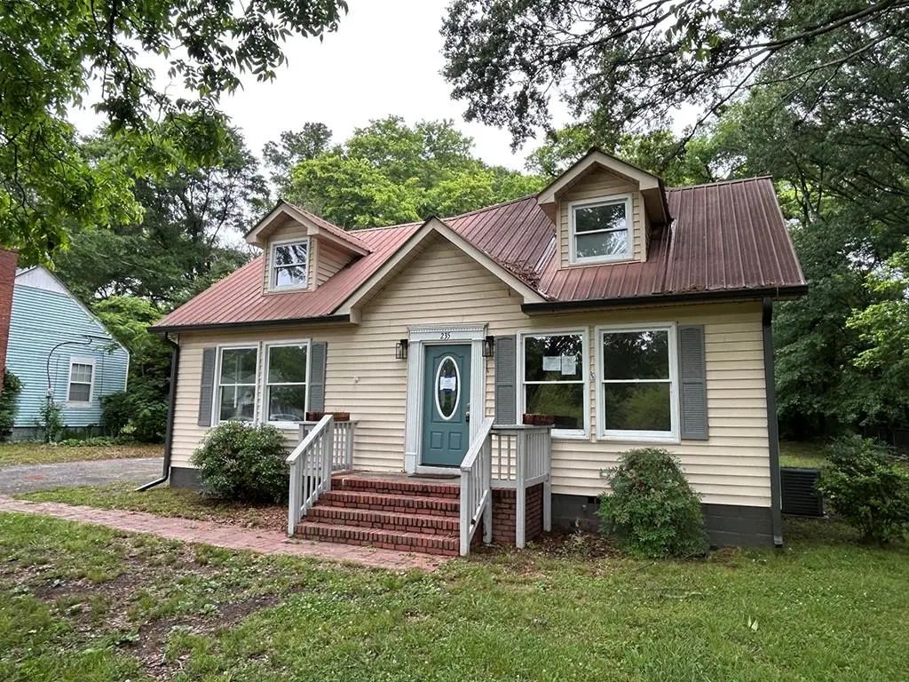 235 Peachtree Street, Cedartown