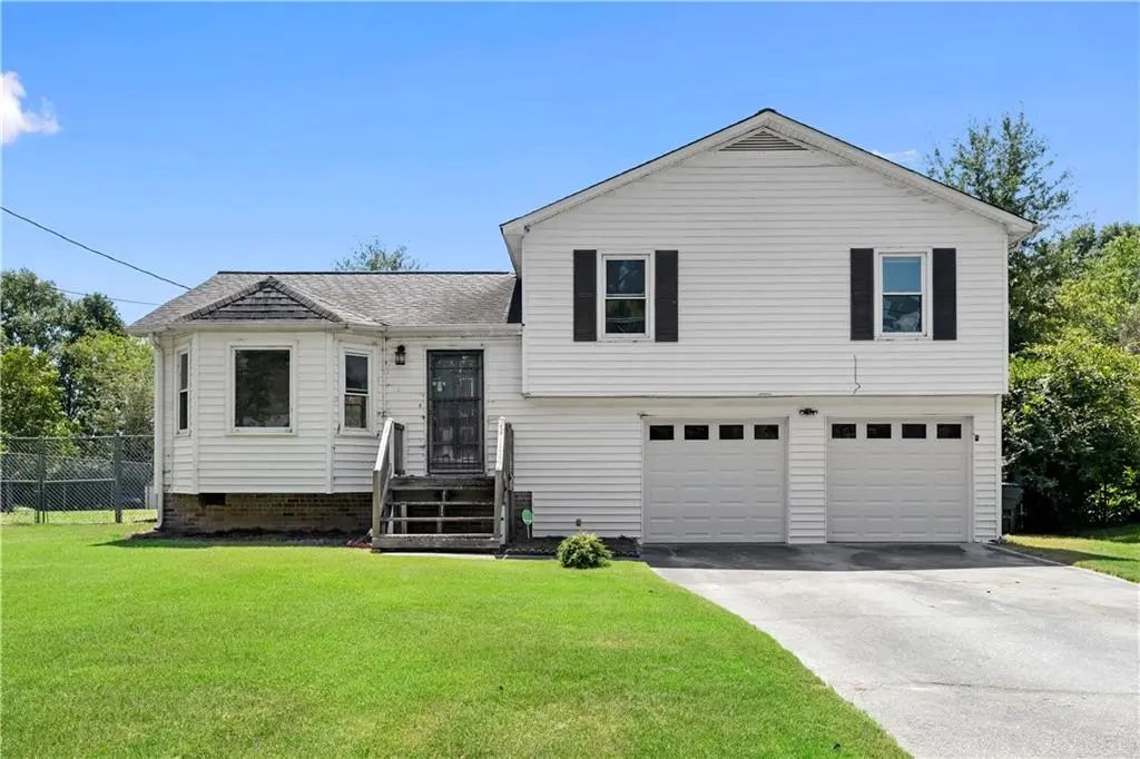 1560 Rose Garden Lane, Loganville