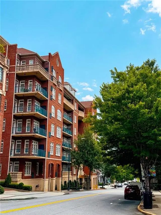 Unit 211 - 77 Peachtree Place Ne, Atlanta