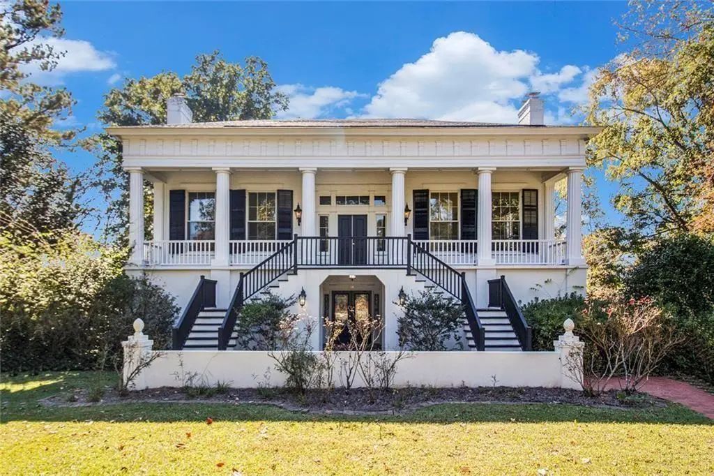 112 Hillcrest Road, West Point