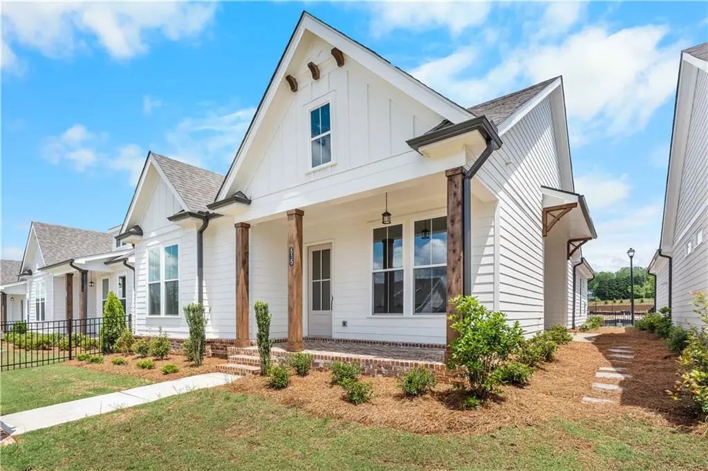 1036 Eastman Court, Hoschton