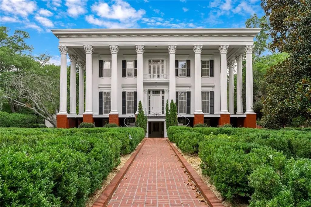 570 Prince Avenue, Athens