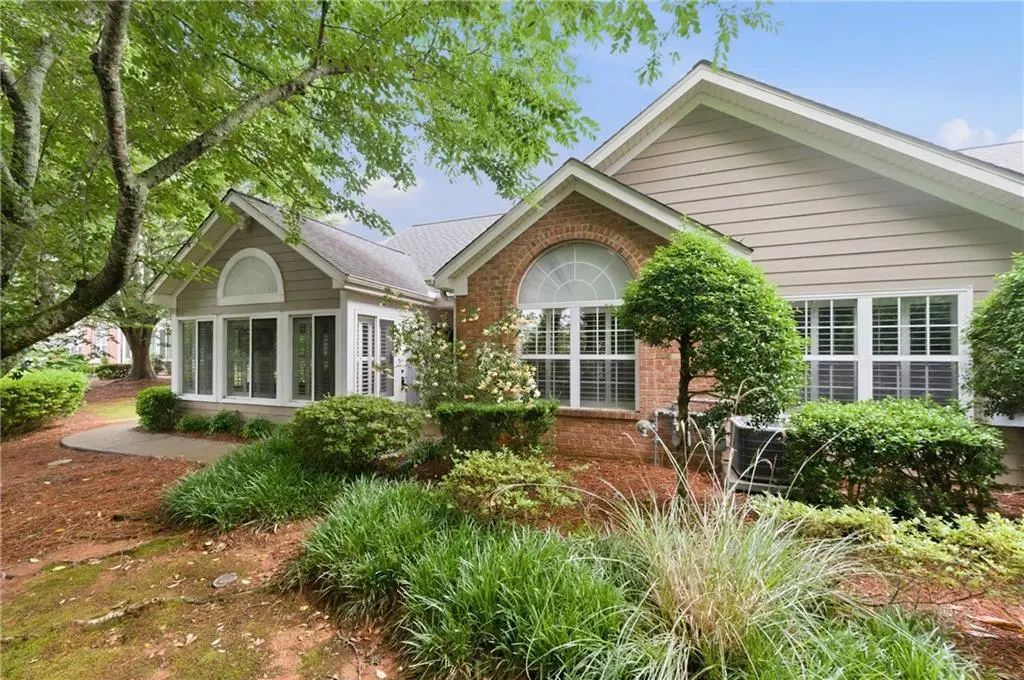 2235 Orchard Place, Roswell