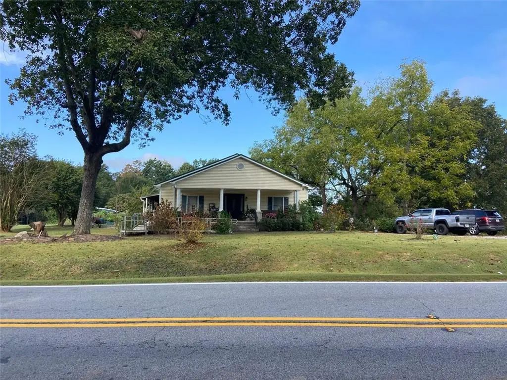 4625 Post Road, Winston
