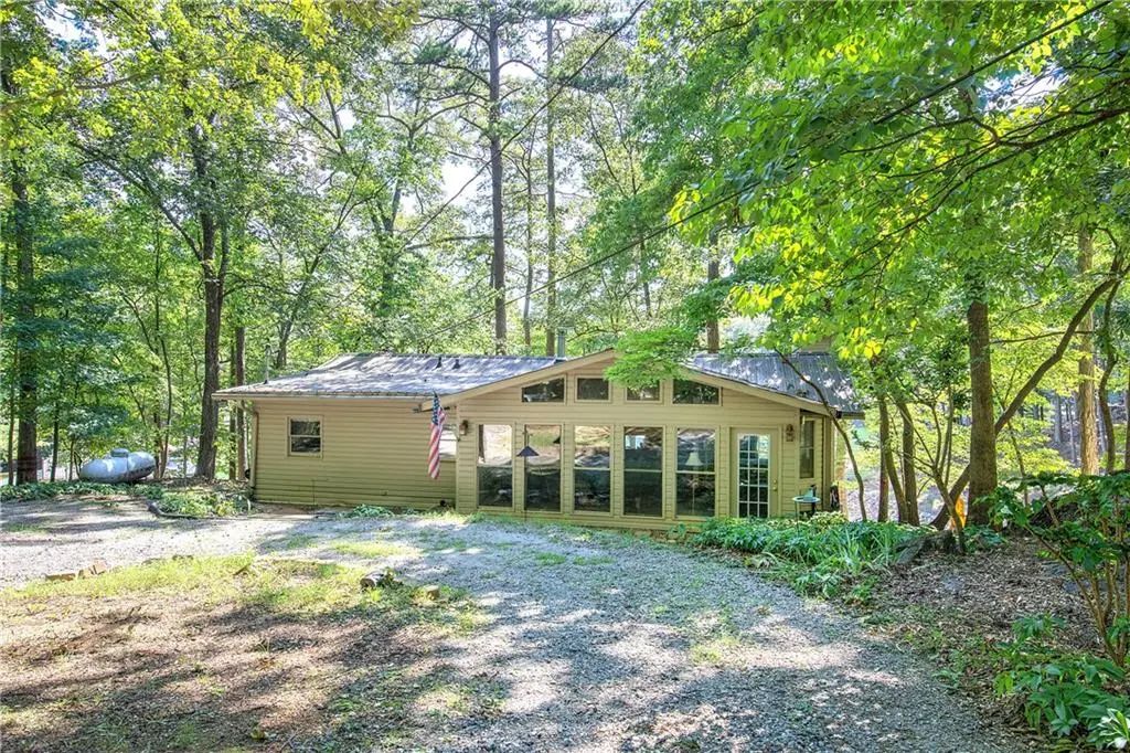 40 Oriole Drive Se, White