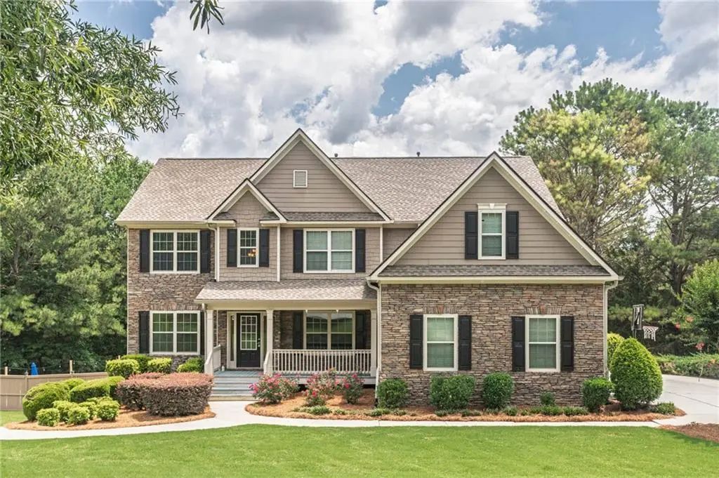 1664 Maes Overlook, Loganville