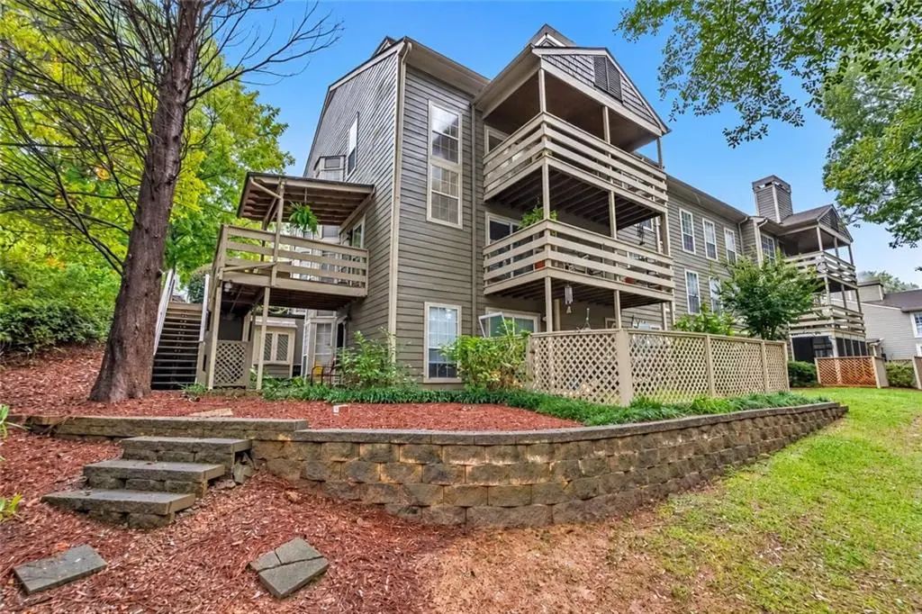 1109 Riverview Drive Se, Marietta
