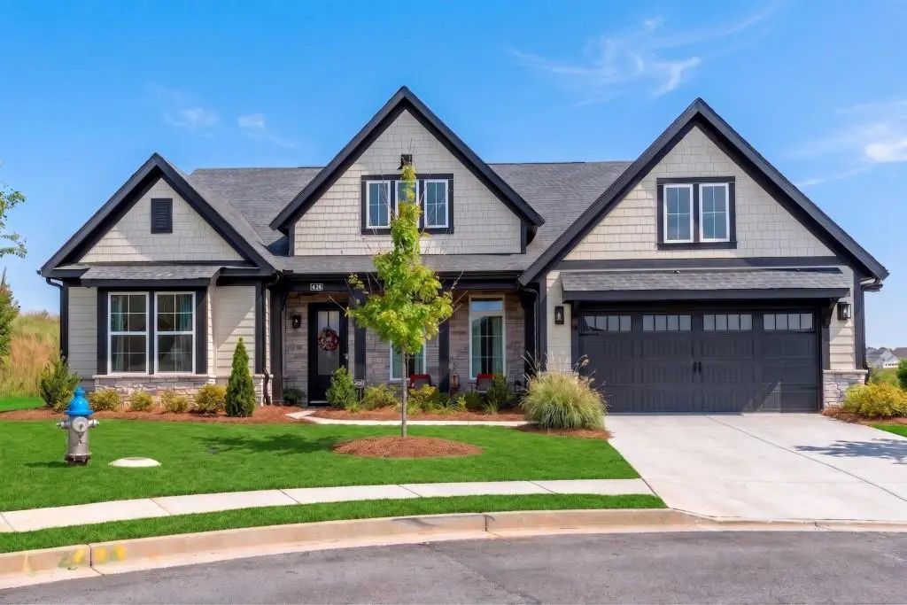 426 Clear Lake Parkway, Hoschton