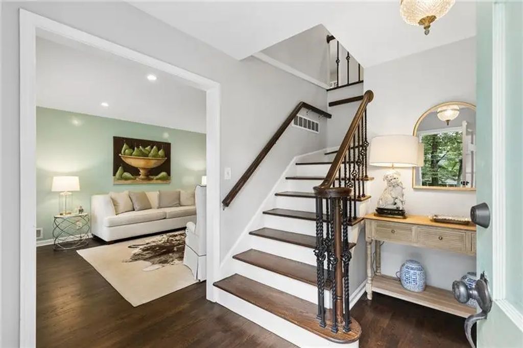 2544 Circlewood Road Ne, Atlanta