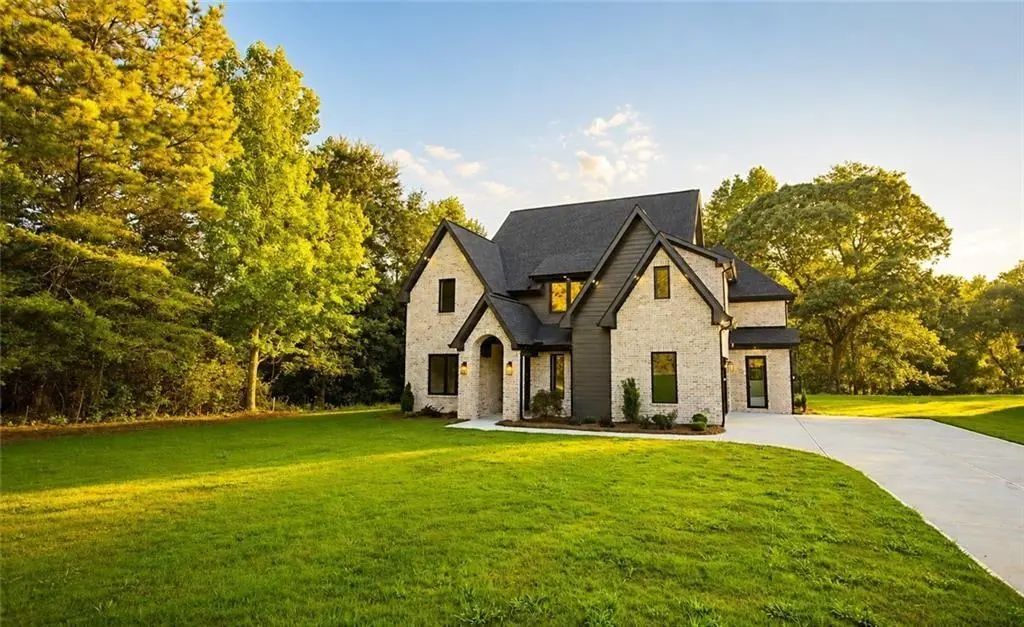 6220 Blackjack Road, Flowery Branch