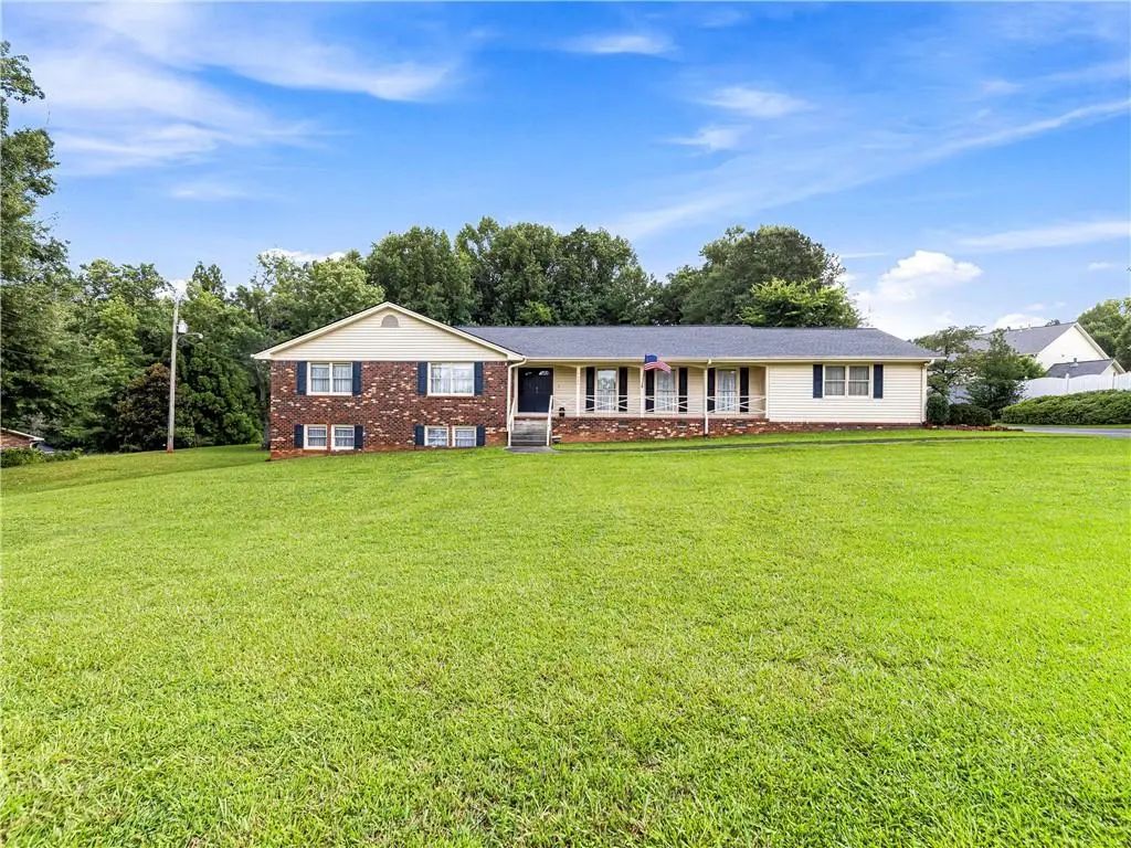 2405 Post Oak Tritt Road, Marietta