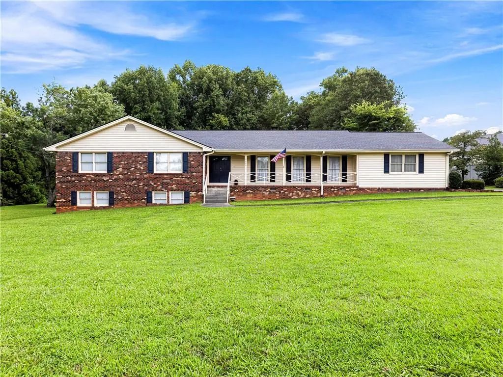 2405 Post Oak Tritt Road, Marietta