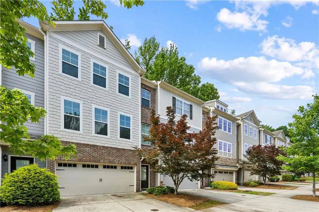 2817 White Oak Lane, Decatur