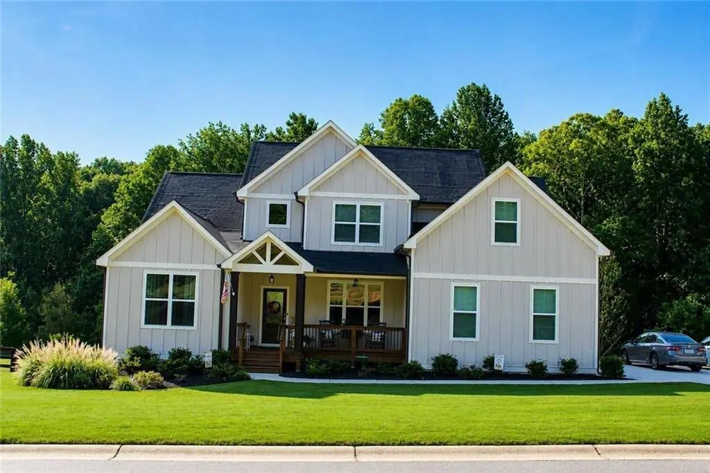 202 Old Lake Lane, Dawsonville