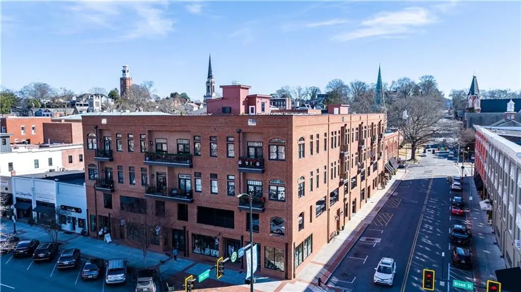 Unit 302 - 1 E 3rd Avenue E, Rome