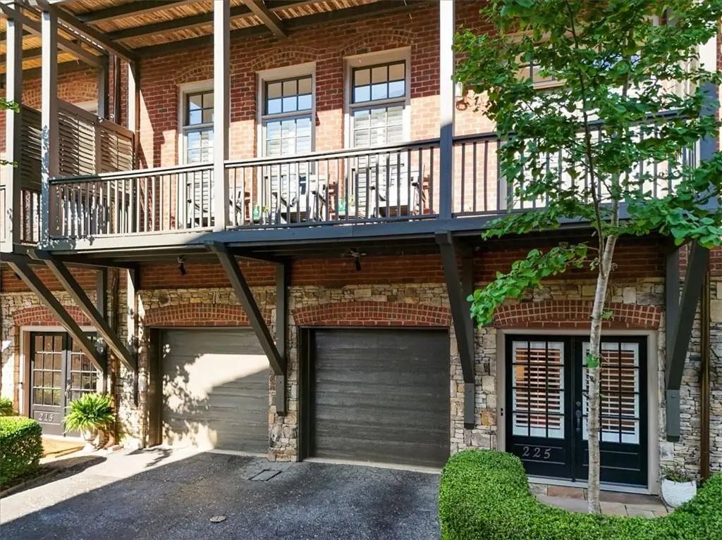 225 Founders Mill Court, Roswell